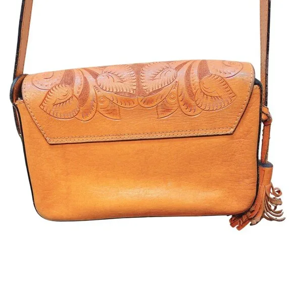 Vintage Bolsa Canela Embossed Leather Crossbody Bag With Floral Design - Picture 8 of 9